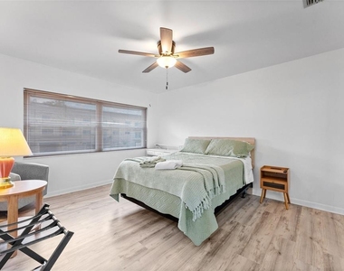 4614 W Fig Street - Photo Thumbnail 14