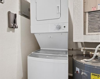 4611 W North B Street - Photo Thumbnail 15