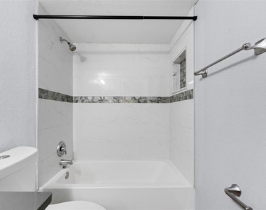 4611 W North B Street - Photo Thumbnail 13