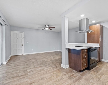 4611 W North B Street - Photo Thumbnail 5