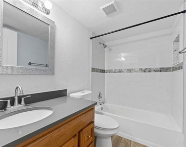 4611 W North B Street - Photo Thumbnail 12