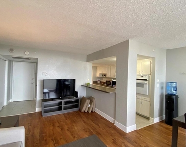 470 3rd Street S - Photo Thumbnail 3