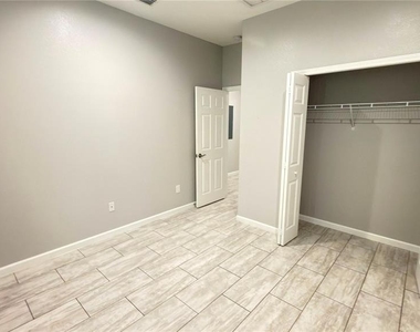 2736 W Spruce Street - Photo Thumbnail 13