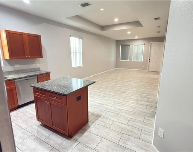 2736 W Spruce Street - Photo Thumbnail 20