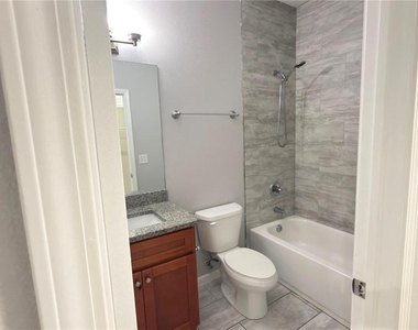 2736 W Spruce Street - Photo Thumbnail 7