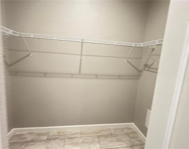 2736 W Spruce Street - Photo Thumbnail 6