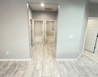 2736 W Spruce Street - Photo Thumbnail 15
