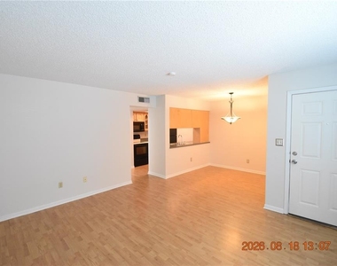 3107 W Horatio Street - Photo Thumbnail 3
