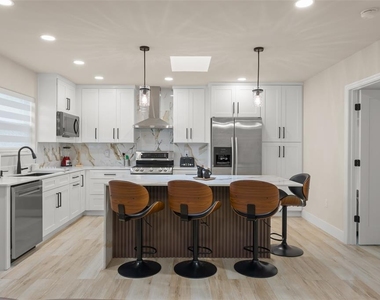 5028 Autumn Ridge Lane - Photo Thumbnail 11