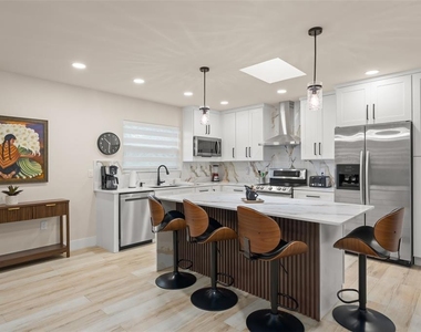 5028 Autumn Ridge Lane - Photo Thumbnail 10