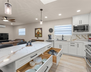 5028 Autumn Ridge Lane - Photo Thumbnail 8