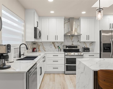 5028 Autumn Ridge Lane - Photo Thumbnail 6