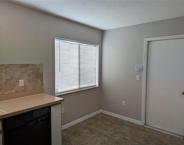 3120 Summer House Drive - Photo Thumbnail 5