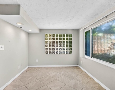 4752 Daphne Street - Photo Thumbnail 12