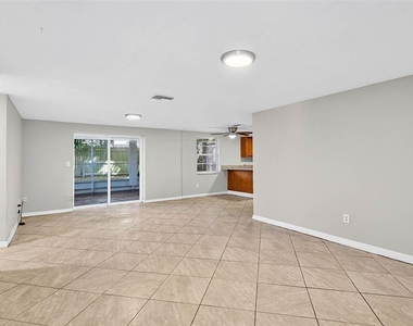 4752 Daphne Street - Photo Thumbnail 3