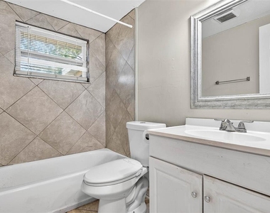 4752 Daphne Street - Photo Thumbnail 9