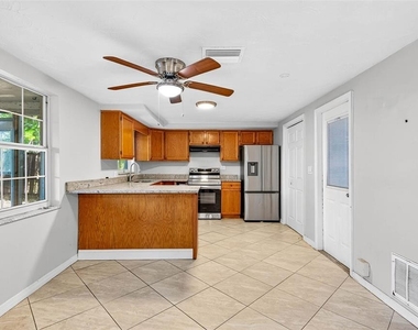 4752 Daphne Street - Photo Thumbnail 5