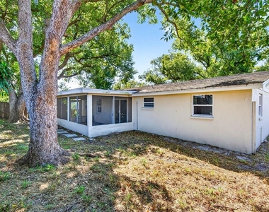 4752 Daphne Street - Photo Thumbnail 16