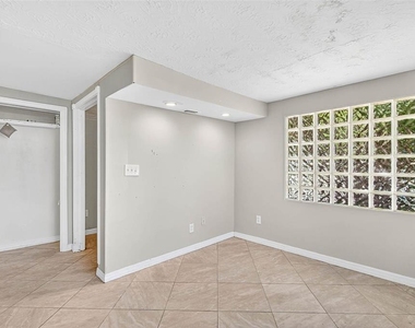 4752 Daphne Street - Photo Thumbnail 13
