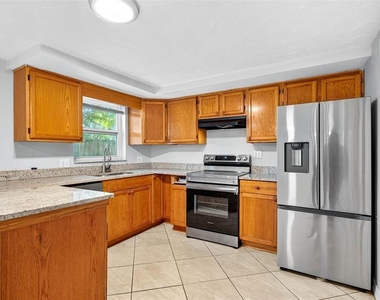 4752 Daphne Street - Photo Thumbnail 2