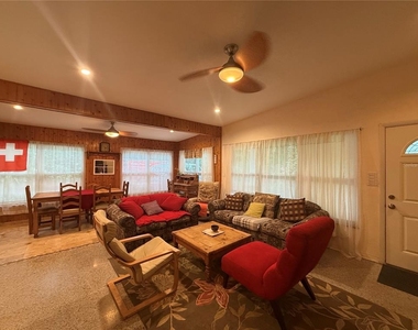 8001 27th Avenue N - Photo Thumbnail 2