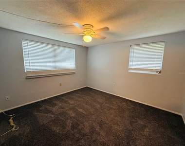 7910 Lilac Drive - Photo Thumbnail 18