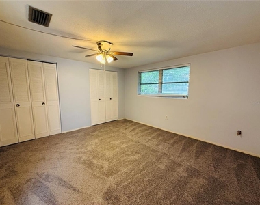 7910 Lilac Drive - Photo Thumbnail 13