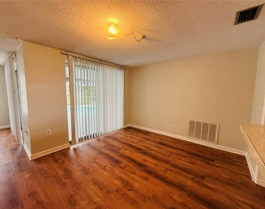 7910 Lilac Drive - Photo Thumbnail 7