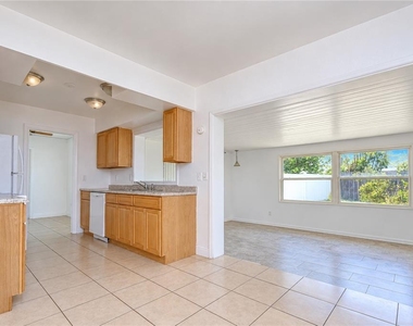 1001 Bay Breeze Terrace - Photo Thumbnail 10