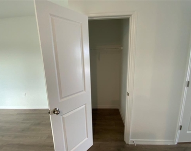 32580 Midsummer Night Lane Ne - Photo Thumbnail 16