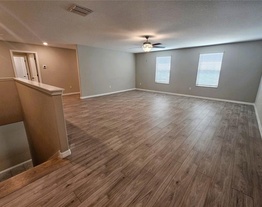 6822 King Creek Drive - Photo Thumbnail 25