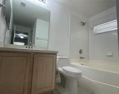 18143 Portside St - Photo Thumbnail 17