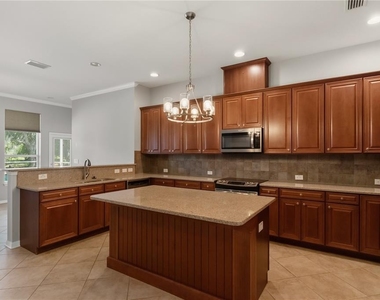 7051 Derwent Glen Circle - Photo Thumbnail 14