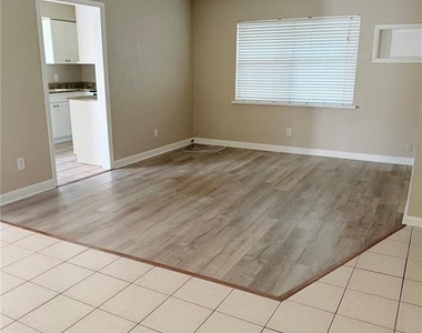 8068 23rd Avenue N - Photo Thumbnail 3