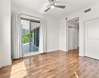 1209 E Cumberland Avenue - Photo Thumbnail 9