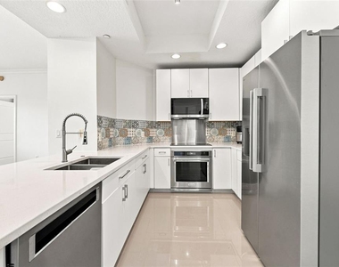1209 E Cumberland Avenue - Photo Thumbnail 2