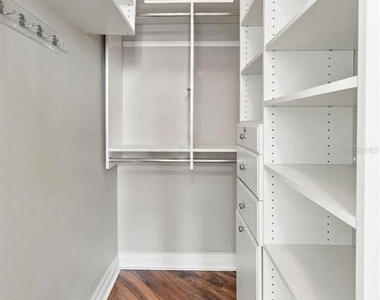 1209 E Cumberland Avenue - Photo Thumbnail 10