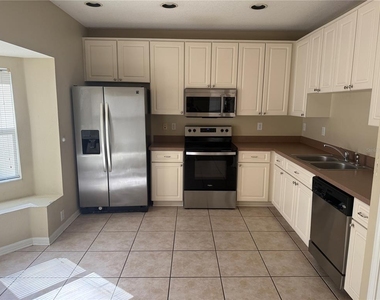 6509 Bridgecrest Drive - Photo Thumbnail 3