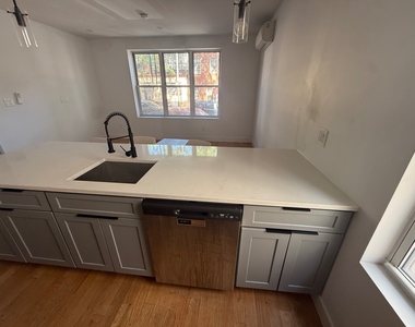 16-52 Norman St - Photo Thumbnail 2