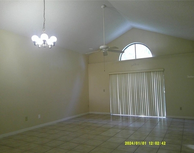818 Vermont Woods Lane - Photo Thumbnail 9