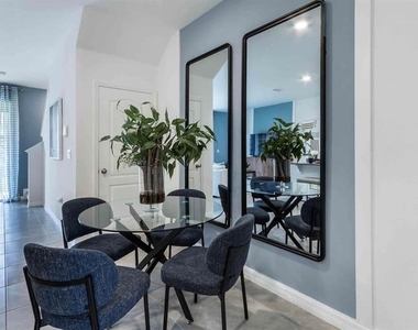 274 Reena Drive - Photo Thumbnail 3