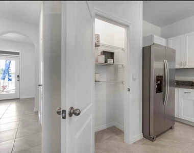 274 Reena Drive - Photo Thumbnail 17