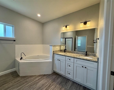 2741 Sycamore Street - Photo Thumbnail 12