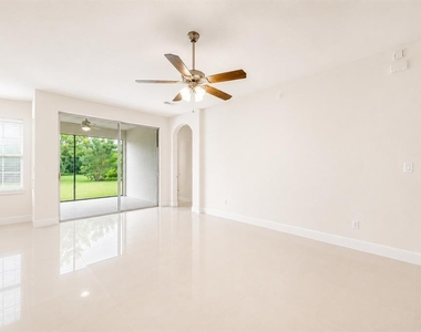 909 Summit Ash Court - Photo Thumbnail 5