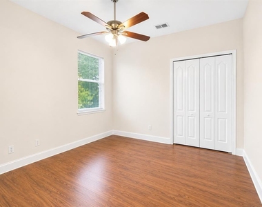 909 Summit Ash Court - Photo Thumbnail 14