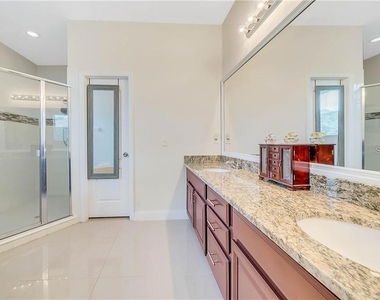909 Summit Ash Court - Photo Thumbnail 12