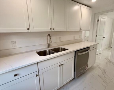 5228 Andrus Avenue - Photo Thumbnail 9