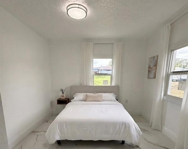 5228 Andrus Avenue - Photo Thumbnail 2