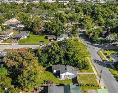 907 Columbia Street - Photo Thumbnail 15