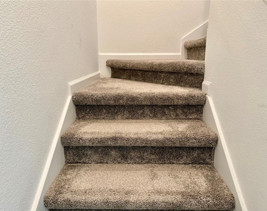 2658 Armstrong Ave - Photo Thumbnail 10